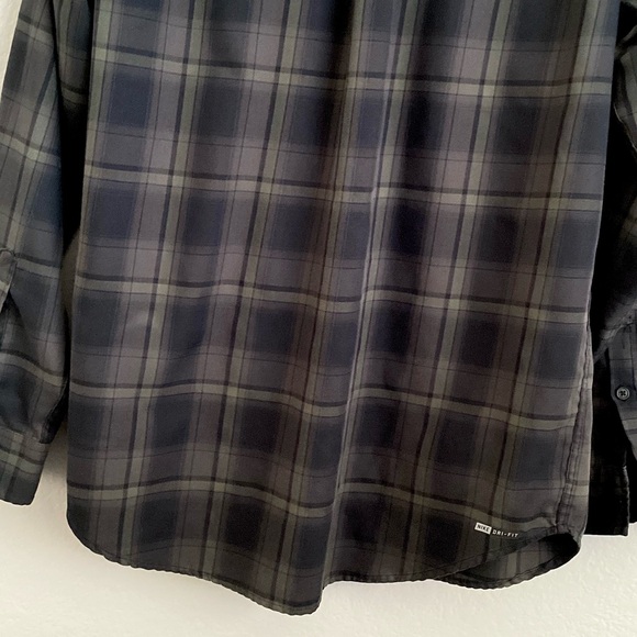 \Hurley\ Men’s Nike Dri-Fit Button Down - Picture 13 of 16